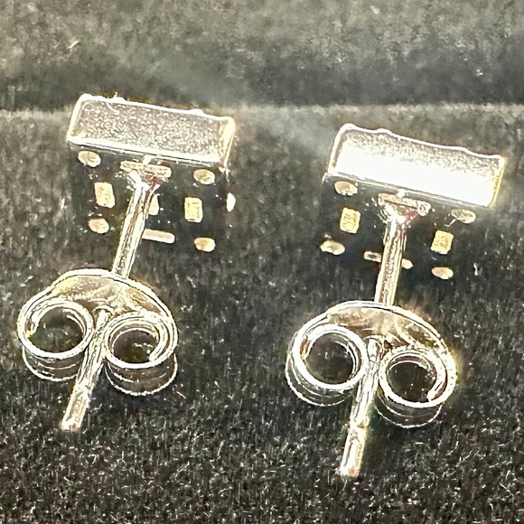 NEW 925 Sterling Silver Sparkling Multi CZ Crystal Square Stud Earrings - Picture 4 of 14